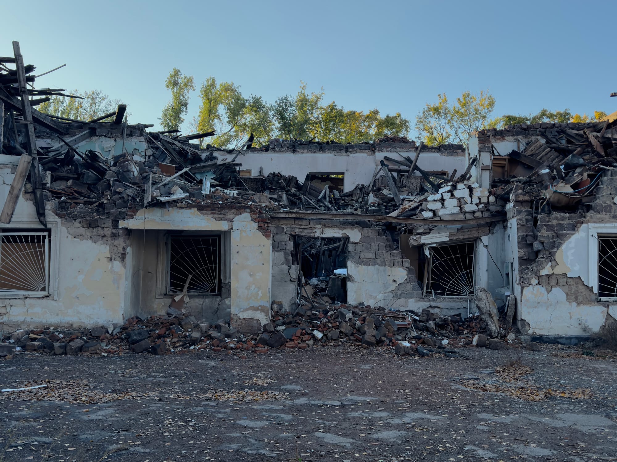 Russia surrounds key city of Pokrovsk