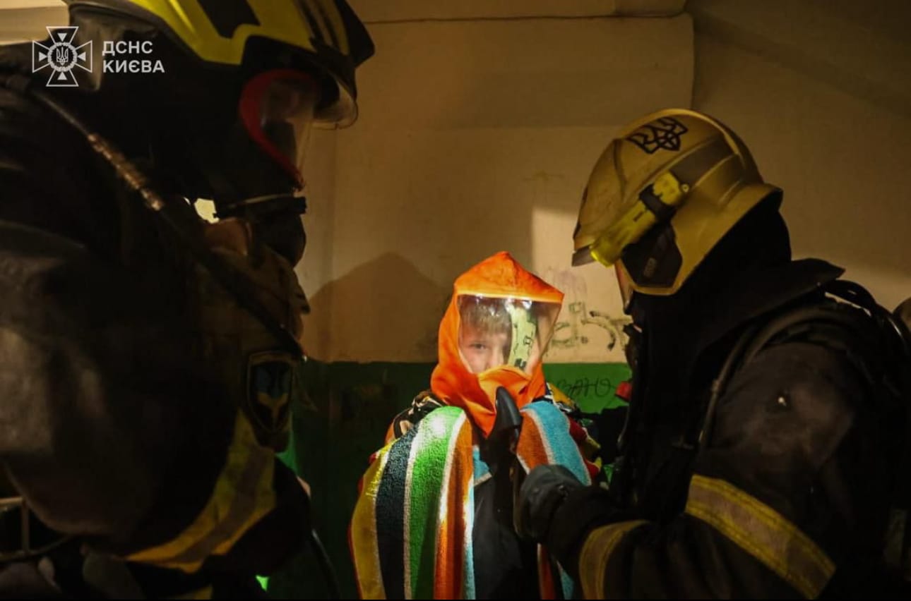 Russia pummels Kyiv as peace talks continue