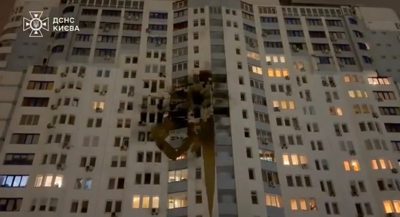 Russian overnight attack causes Kyiv to lose power, heat, and water during freezing temperatures