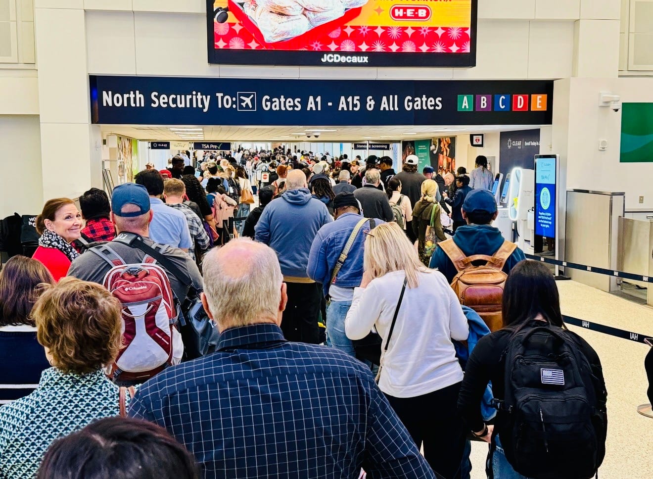 TSA wait times hit 2-3 hours as Congress fails to act on DHS shutdown