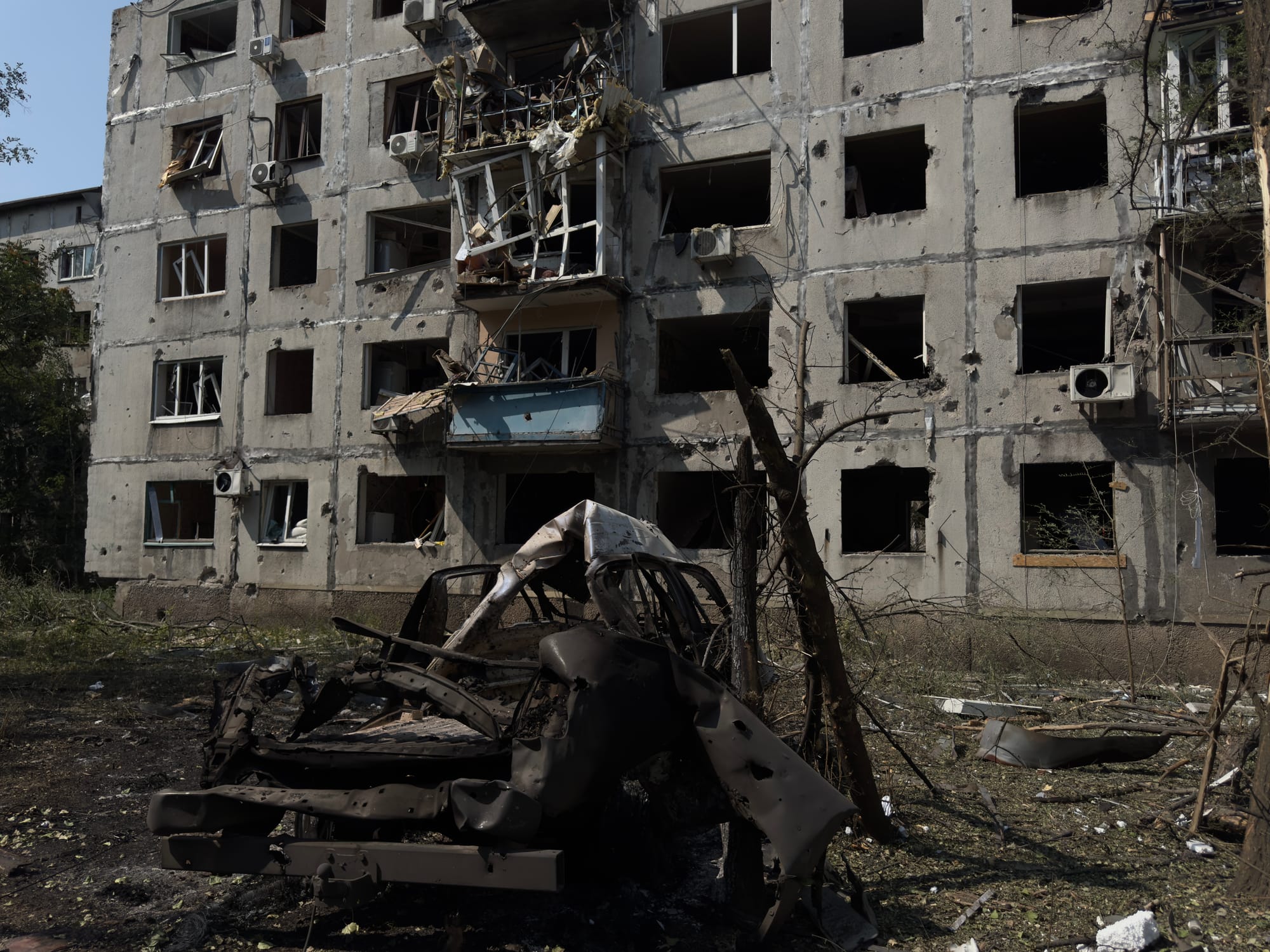 Kremlin calls for Ukraine’s withdrawal from Donbas