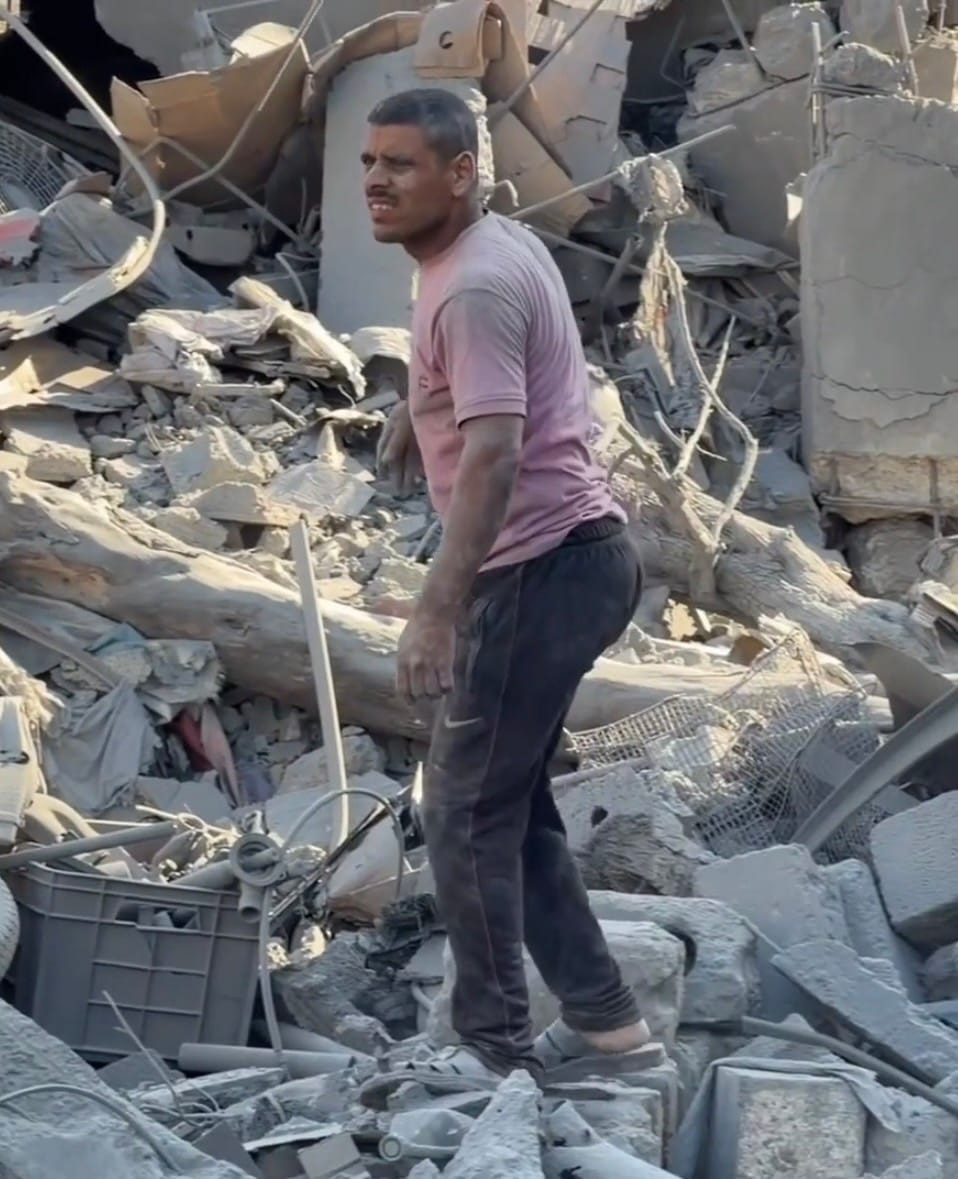 Four-Ton Israeli Missile Levels Mosque, Damages Nearby Displacement Tents in Gaza City
