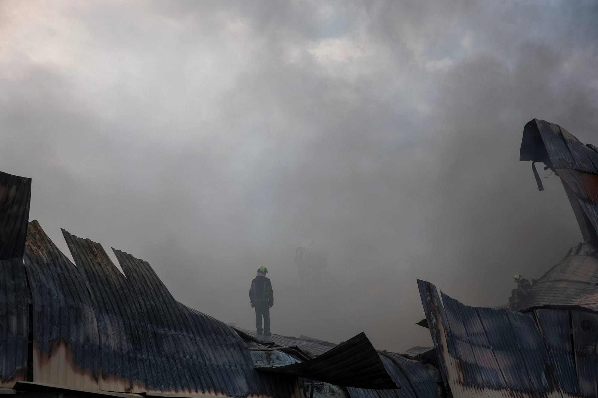 Russia’s massive attack on Kyiv kills 17